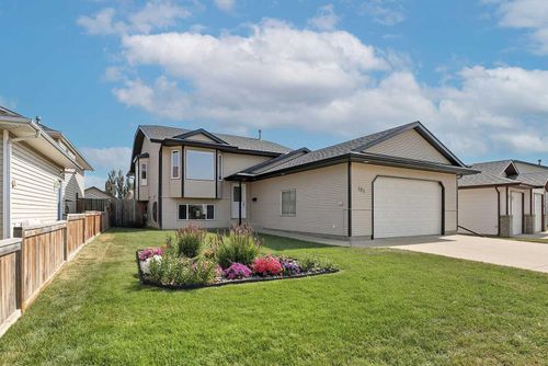 193 Westgate Crescent, Blackfalds, AB, T4M0J9 | Card Image