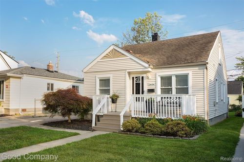 2404 Rowland Ave, Royal Oak, MI, 48067-4710 | Card Image
