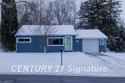 818 S Adelaide St, FENTON, MI, 48430-2202 | Card Image