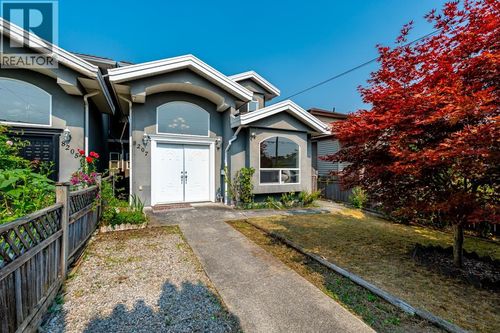 8207 15th Ave, Burnaby, BC, V3N1X7 | Card Image