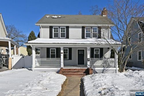 302 Washington Ave, Westwood, NJ, 07675-1904 | Card Image