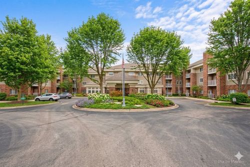 222-605 Barrington Ave, East Dundee, IL, 60118-1427 | Card Image