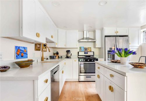 1553 Arroyo Dr, Laguna Beach, CA, 92651-1101 | Card Image