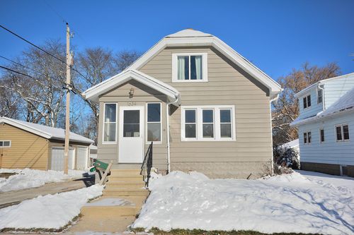 1634 Chestnut St, SOUTH MILWAUKEE, WI, 53172-1537 | Card Image