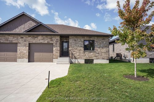 274 Queen St W, Atwood, ON, N0G1B0 | Card Image