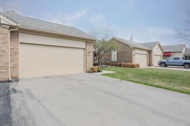 16539 Sarjay Dr, Condo with 2 bedrooms, 2 bathrooms and null parking in Clinton Twp MI | Image 5