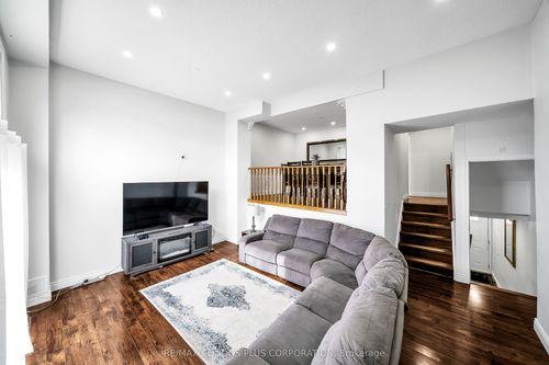39-222 Pearson St, Oshawa, ON, L1G7C6 | Card Image