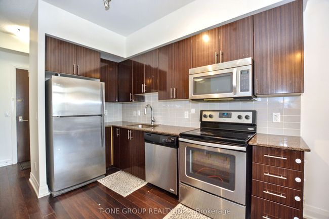 908 - 85 N Park Rd, Condo with 2 bedrooms, 1 bathrooms and 1 parking in Vaughan ON | Image 4