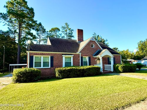 300 E Roseboro St, Roseboro, NC, 28382-5596 | Card Image