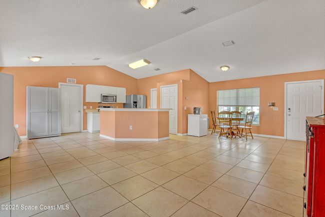 938 Jettie St Ne, House other with 3 bedrooms, 2 bathrooms and null parking in Palm Bay FL | Image 11