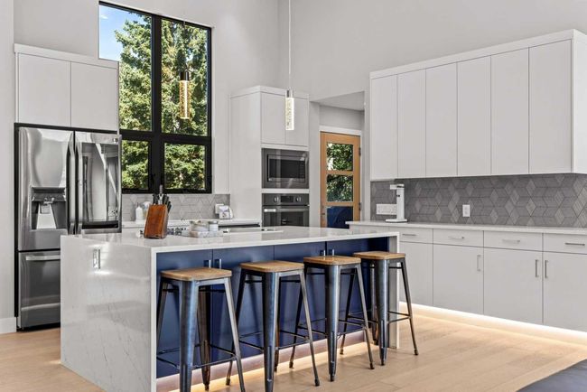 1010 14 Street, House other with 4 bedrooms, 3 bathrooms and 2 parking in Canmore AB | Image 7