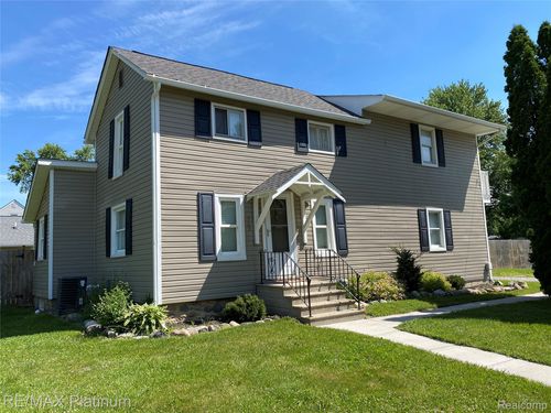 505 Frank St, Fowlerville, MI, 48836-9507 | Card Image
