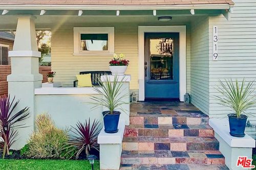 1319 12th Ave, Los Angeles, CA, 90019-4314 | Card Image