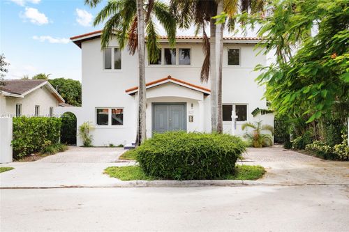 527 Sw 20th Rd, Miami, FL, 33129-1323 | Card Image