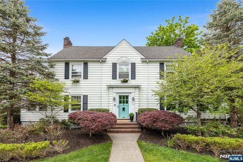 403 Colonial Rd, Ridgewood, NJ, 07450-3405 | Card Image