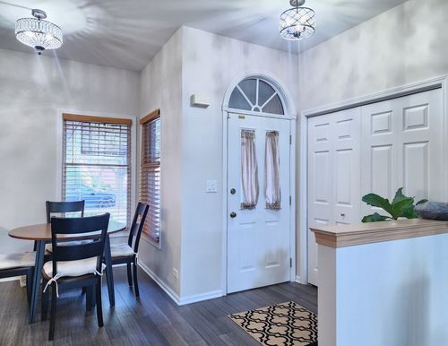 244 Garden Way, Bloomingdale, IL, 60108-2920 | Card Image