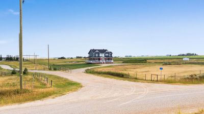 250053 250 Range Road, House detached with 5 bedrooms, 2 bathrooms and null parking in Wheatland County AB | Image 2