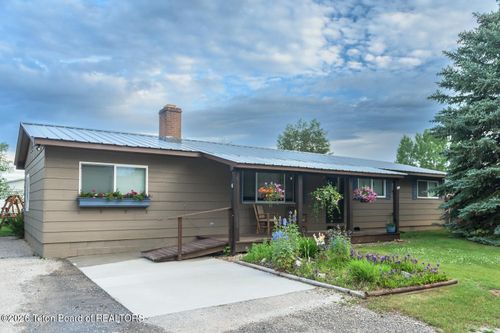 642 N Maybell Ave, Pinedale, WY, 82941-5282 | Card Image