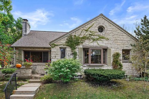 5700 W Rita Drive, WEST ALLIS, WI, 53219 | Card Image