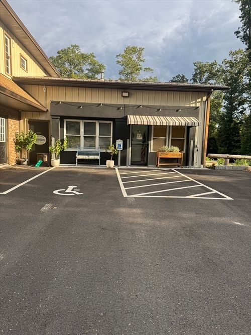 948-946 American Legion Hwy, Westport, MA, 02790-5217 | Card Image