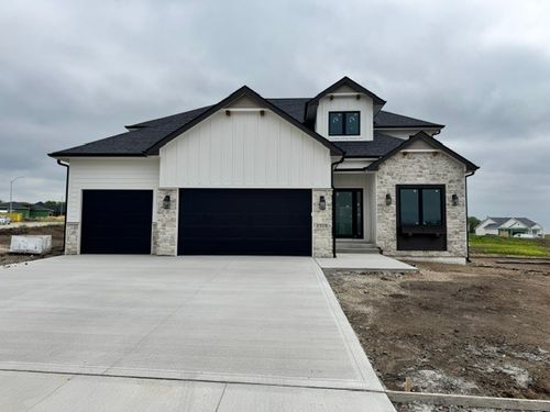 1310 S Auburn Place, West Des Moines, IA, 50266 | Card Image