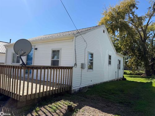 609 N Pine Street, New London, IA, 52645 | Card Image