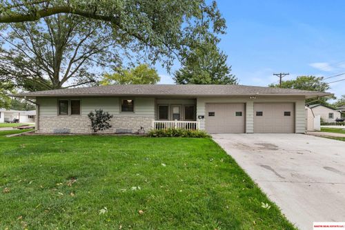 1718 Sara Rd, Beatrice, NE, 68310-2559 | Card Image