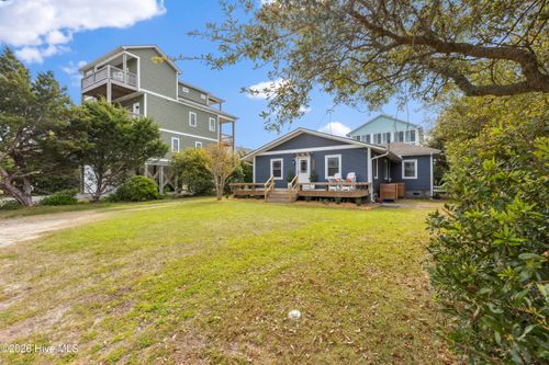 1122 Topsail Dr, Surf City, NC, 28445-6762 | Card Image