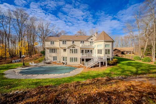 723 Laurie Ln, Orange, CT, 06477-1822 | Card Image