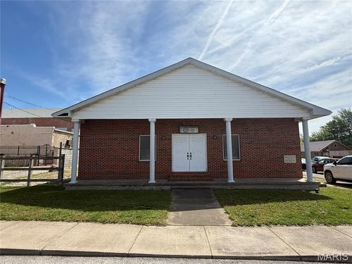15 S Court St, Bowling Green, MO, 63334-2101 | Card Image