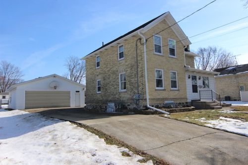 1303 S 9th St, Watertown, WI, 53094-6605 | Card Image
