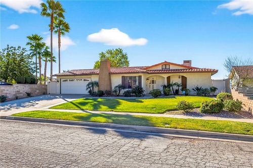 3803 28th St, Highland, CA, 92346-1904 | Card Image