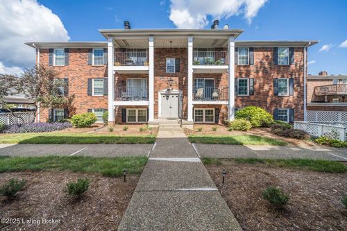 unit-2b-3301 Colonial Manor Cir, Louisville, KY, 40218-2022 | Card Image