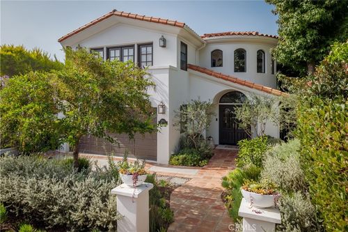 2001 Agnes Rd, Manhattan Beach, CA, 90266-2517 | Card Image