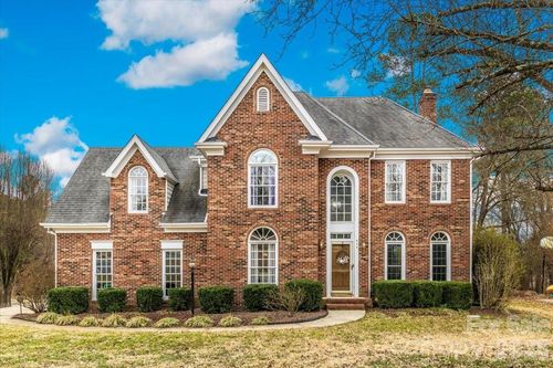 636 Sentinel Oak Ln, Charlotte, NC, 28214-8200 | Card Image