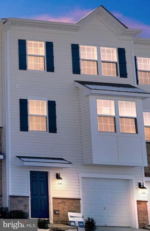 8305 Alexander Ct, BREINIGSVILLE, PA, 18031-8756 | Card Image