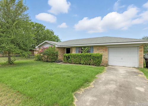 600 N Cunningham St, Marion, TX, 78124-2022 | Card Image