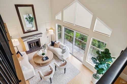 160 Piedmont Ct, Larkspur, CA, 94939-2167 | Card Image