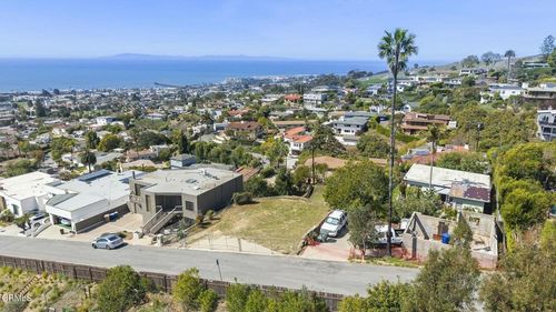 445 Lupine Way, Ventura, CA, 93001-2220 | Card Image