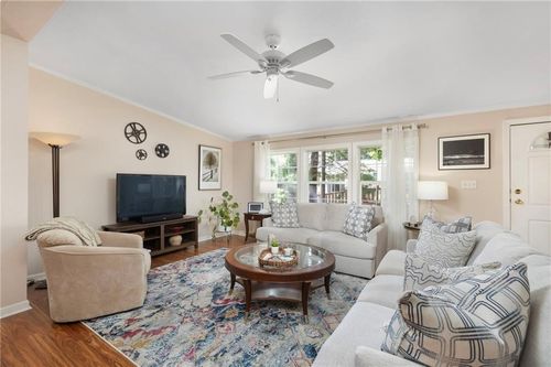 8 King Philip Rd, Coventry, RI, 02816-4029 | Card Image