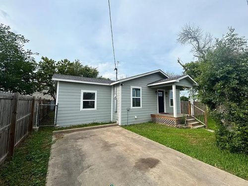 205 W 10th St, Ferris, TX, 75125-2907 | Card Image