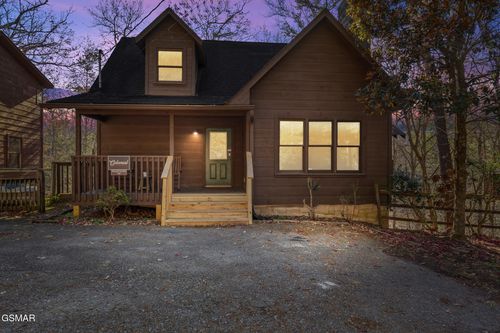 448 Silver Maple Ln, Gatlinburg, TN, 37738-5769 | Card Image