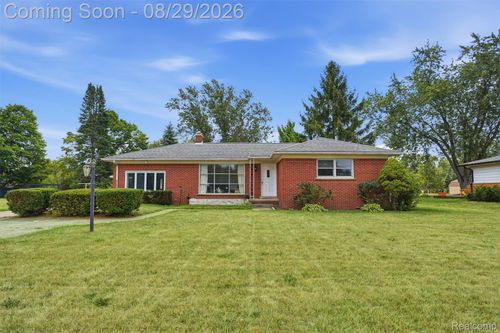 61305 Fairland Dr, South Lyon, MI, 48178-9831 | Card Image