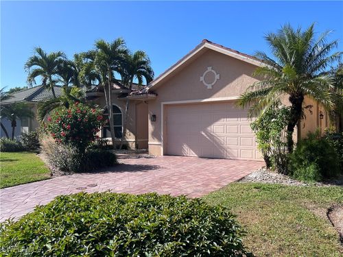 10915 Fieldfair Dr, NAPLES, FL, 34119-8942 | Card Image