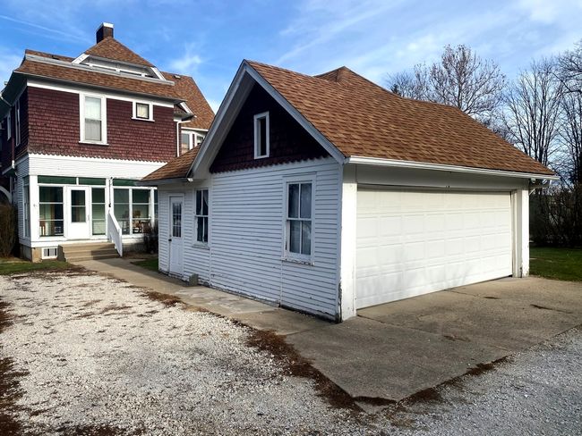 339 E Chestnut St, House other with 3 bedrooms, 3 bathrooms and 5 parking in Sheffield IL | Image 36