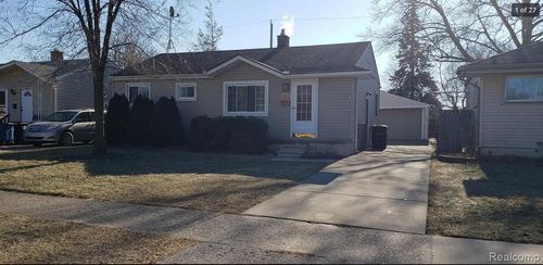 31743 Avondale St, Westland, MI, 48186-4995 | Card Image