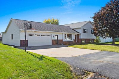 W3085 Springfield Drive, House other with 4 bedrooms, 3 bathrooms and null parking in BUCHANAN WI | Image 2