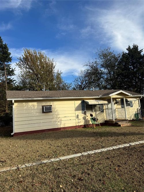 320 S Pine St, Guthrie, OK, 73044-5714 | Card Image