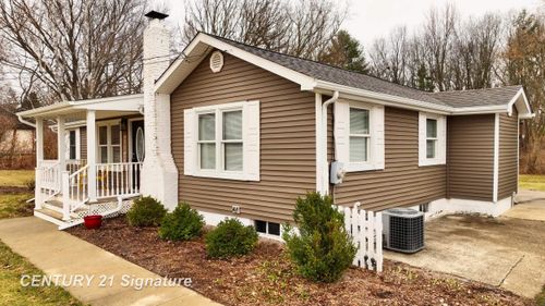 9085 Coldwater Rd, Flushing, MI, 48433-1201 | Card Image