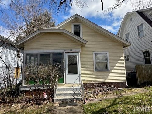 2806 S Michigan Street, South Bend, IN, 46614-1032 | Card Image